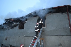 incendiu casa pensiune bogdanesti