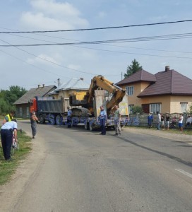 accident-copil-sub-camion-1-272x300